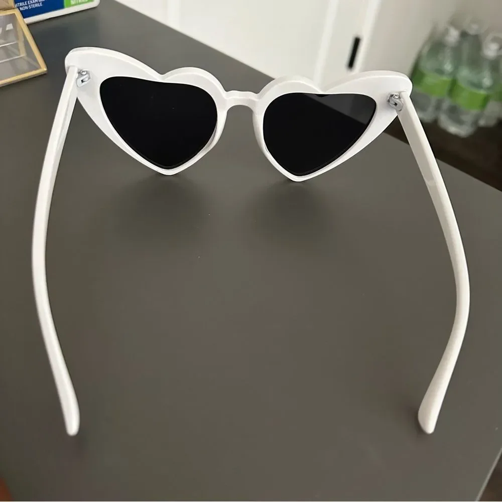 White heart plastic sunglasses
